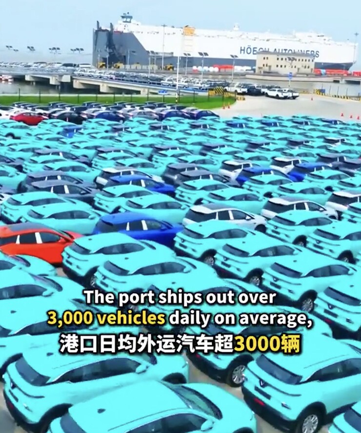 Nhiều chiếc VF 6&nbsp;đang trên đường vận chuyển sang châu Âu. Ảnh cắt từ clip: This is Suzhou