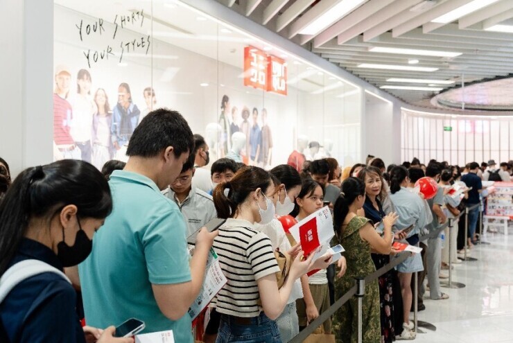 Sức hút khủng của UNIQLO tại Đà Nẵng: Hàng nghìn lượt khách đổ về trong ngày đầu tiên khai trương