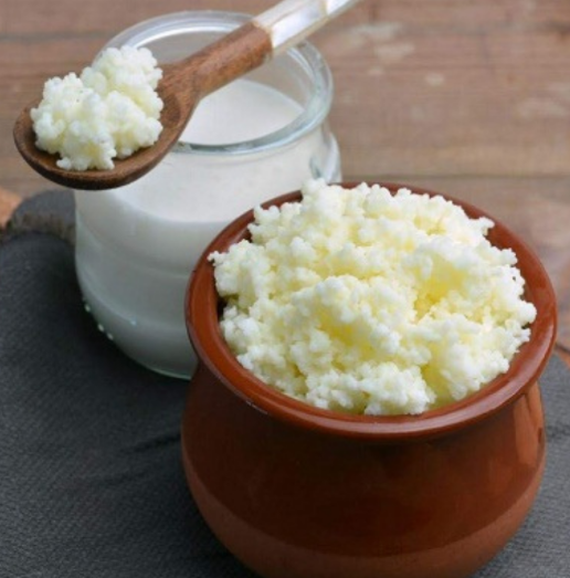 Bạn có thể uống trực tiếp hoặc sử dụng kefir làm nguyên liệu cho các loại sinh tố dinh dưỡng.
