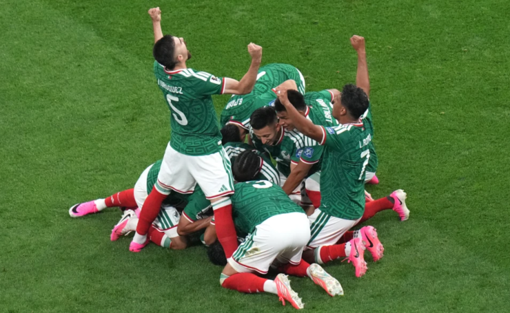 Đội chủ nhà Mexico đang thể hiện phong độ rất thuyết phục kể từ đầu giải. Ảnh: AP