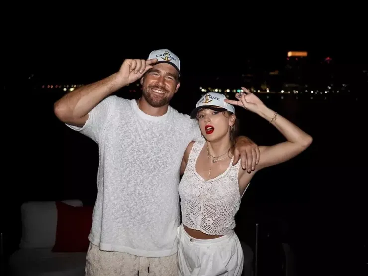 Taylor Swift và Travis Kelce trong chuyến đi chơi vào mùa hè năm 2025. Ảnh: Instagram Travis Kelce