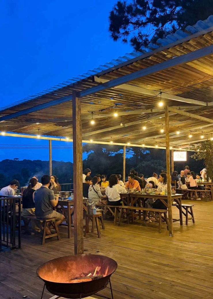Măng Đen được ví như Đà Lạt thứ hai bởi thời tiết, không khí trong lành và những rừng thông ngút ngàn một màu xanh. (Ảnh: FBNV)