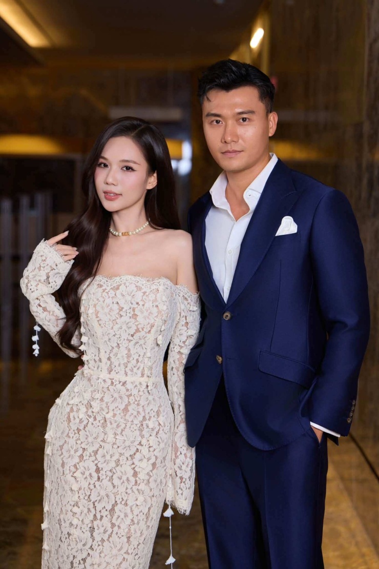 Trong phim, Ngọc Anh và Xuân Phúc là người yêu của nhau