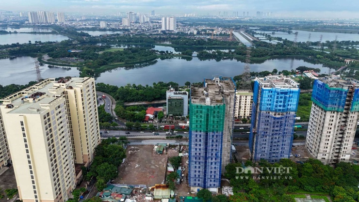 Nằm liền kề các toà nhà A2, A3, A4 là toà nhà A1 (màu vàng).