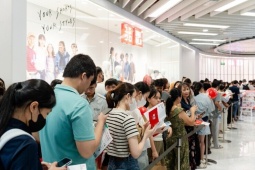 Sức hút khủng của UNIQLO tại Đà Nẵng: Hàng nghìn lượt khách đổ về trong ngày đầu tiên khai trương
