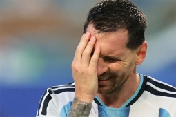Ai tấn công khiến trán Messi bị sưng vù, Argentina khốn khổ như thế nào?