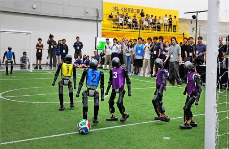 Hình ảnh một trận đấu của giải Robo Cup 2026.