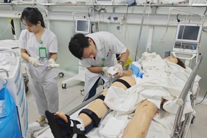 Thông tin mới nhất sức khỏe nạn nhân vụ lật xe khách trên cao tốc Hải Phòng