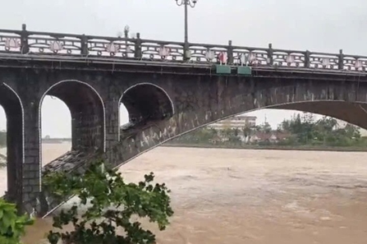 Lũ trên sông sau bão số 1 có thể dâng tới 6m, 8 tỉnh khẩn trương ứng phó