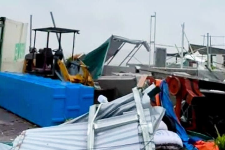Móng Cái ngổn ngang sau bão Maysak