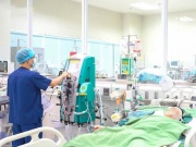Bé trai 6 tuổi đuối nước ngừng tim ngay trong buổi học bơi