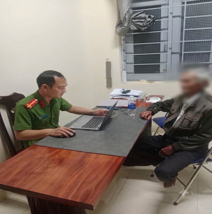 Lực lượng Công an mời làm việc đối với trường hợp Đ.Đ.B. (sinh năm 1960), trú xã Krông Năng.