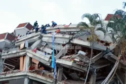 Đoàn cứu nạn, cứu hộ Việt Nam xuyên đêm tìm kiếm nạn nhân tại Venezuela