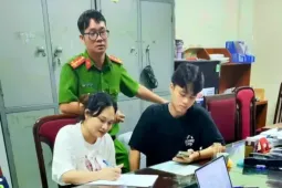 Vợ cũ của Mr Hunter khai về nguồn gốc 143 miếng vàng bị cảnh sát thu giữ