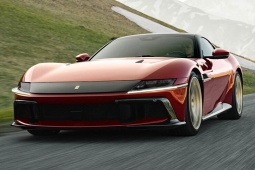 Ferrari 12Cilindri trang bị số sàn ra mắt toàn cầu
