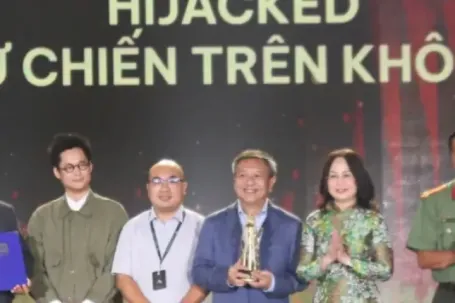 Thái Hòa và phim  ' Tử chiến trên không '  thắng giải ở Liên hoan phim châu Á Đà Nẵng