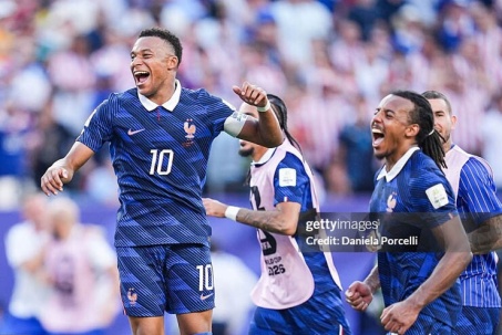 Pháp giải mã Paraguay: Deschamps có "nước cờ" cao tay, Mbappe bản lĩnh trước "đàn sói"