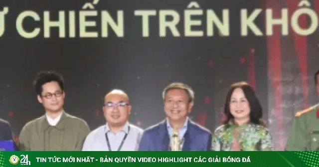 Thái Hòa và phim 'Tử chiến trên không' thắng giải ở Liên hoan phim châu Á Đà Nẵng