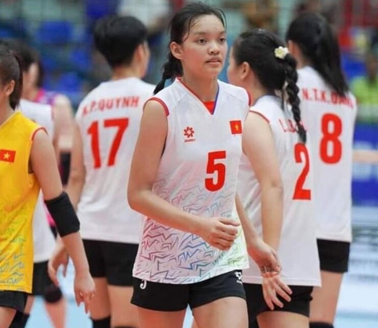 Ánh Thảo và đồng đội có set thắng lịch sử