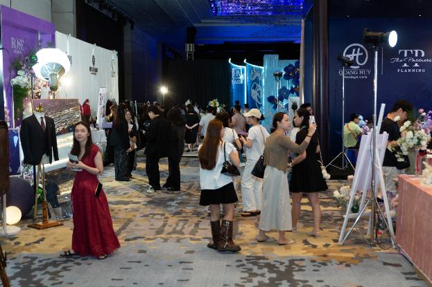 Hàng nghìn khách đổ về The Vietnam Grand WeddX 2026, choáng ngợp trước “đại tiệc cưới” lớn bậc nhất Việt Nam - 5