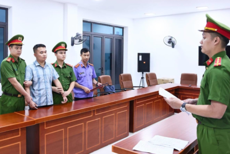 Bắt khẩn cấp giáo viên trường chuyên Tuyên Quang, rút toàn bộ bài thi Toán đạt điểm 10 để kiểm tra