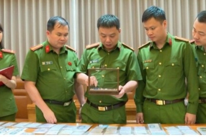 Có giấy kiểm định kim cương vẫn có thể là hàng lậu: Luật sư chỉ ra lỗ hổng