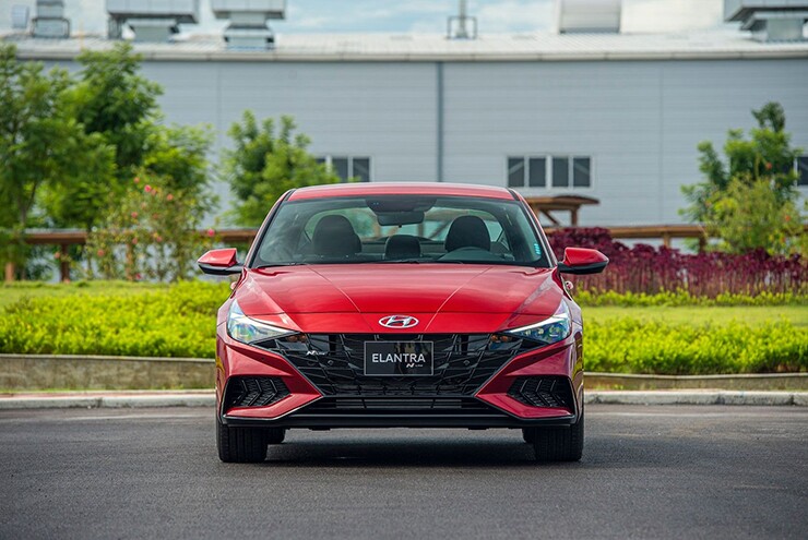 Giá xe Hyundai Elantra lăn bánh tháng 7/2026