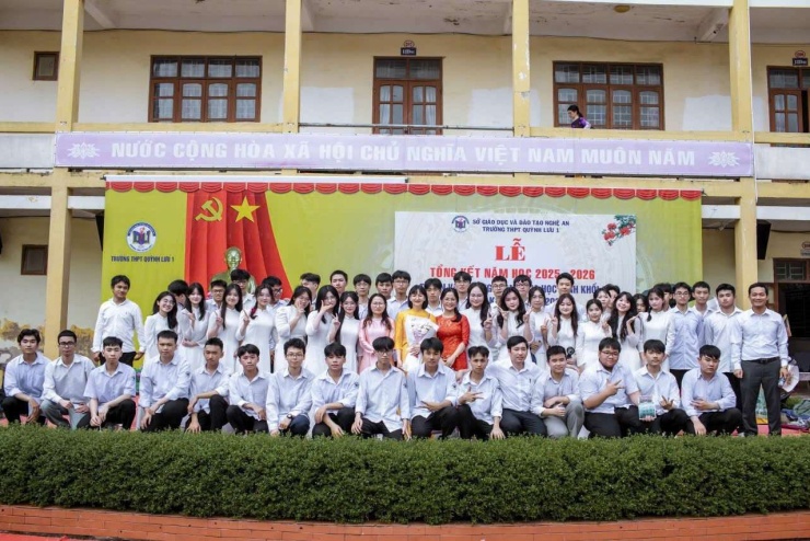 Lớp người ta gọi tên 12A1 trường THPT Quỳnh Lưu 1 Nghệ An, có tới 22 điểm 10 tuyệt đối. Ảnh: NVCC