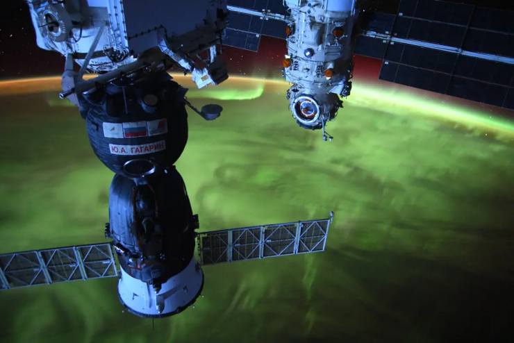Một siêu bão có khả năng làm hỏng tất cả các vệ tinh quay quanh Trái đất. Ảnh: ESA/NASA