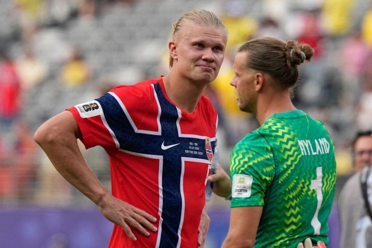 Tiền đạo Na Uy Erling Haaland (9) ăn mừng sau khi thắng Brazil 2-1 ở vòng 1/8 World Cup 2026 trên sân New York New Jersey ở Mỹ ngày 5/7/2026. Ảnh: AP