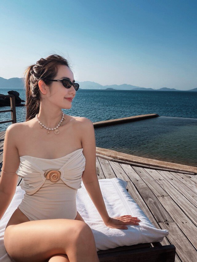 Huyền Lizzie 'Cách em 1 milimet' gợi cảm ở tuổi 37 - 7
