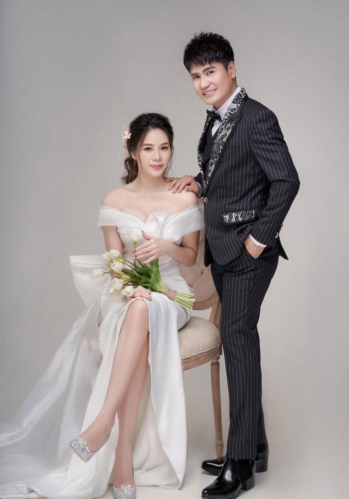 Ca sĩ Lương Gia Huy U50 viên mãn hôn nhân, yêu chiều vợ trẻ kém 18 tuổi - 2