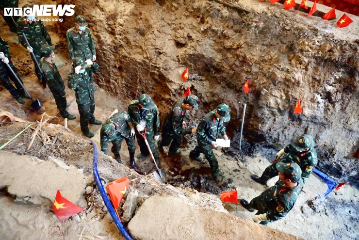 Công tác tìm kiếm, quy tập hài cốt liệt sĩ tại Công viên Lê Thị Riêng, TP.HCM.