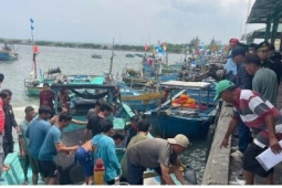 Tàu hàng tông chìm tàu cá trên vùng biển Lâm Đồng, 1 người tử vong