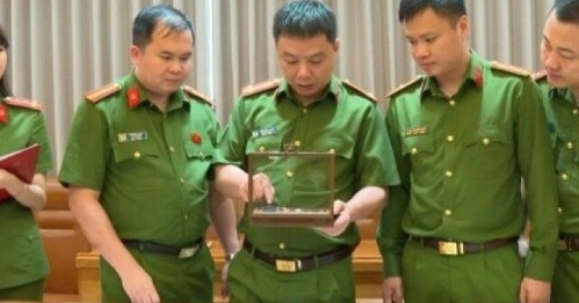 Có giấy kiểm định kim cương vẫn có thể là hàng lậu: Luật sư chỉ ra lỗ hổng