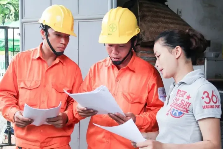 Hoá đơn tiền điện tháng 6 tăng vọt, công ty điện lực nói gì?