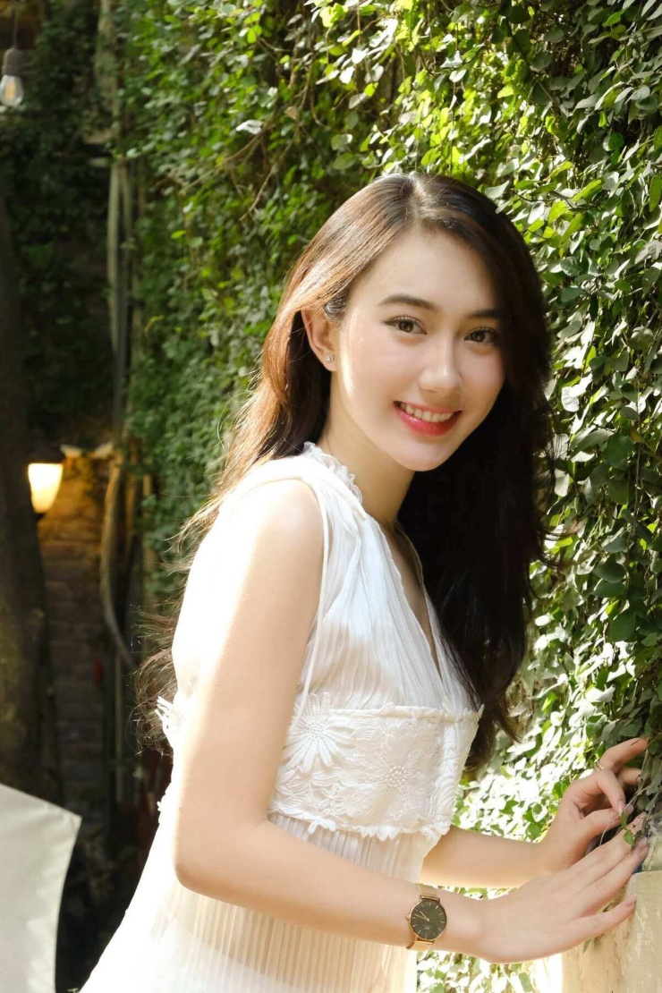Sắc vóc diễn viên Gen Z đóng 'Dưới ô cửa sáng đèn' - 4