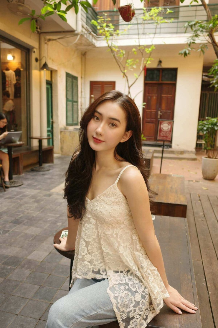 Sắc vóc diễn viên Gen Z đóng 'Dưới ô cửa sáng đèn' - 8