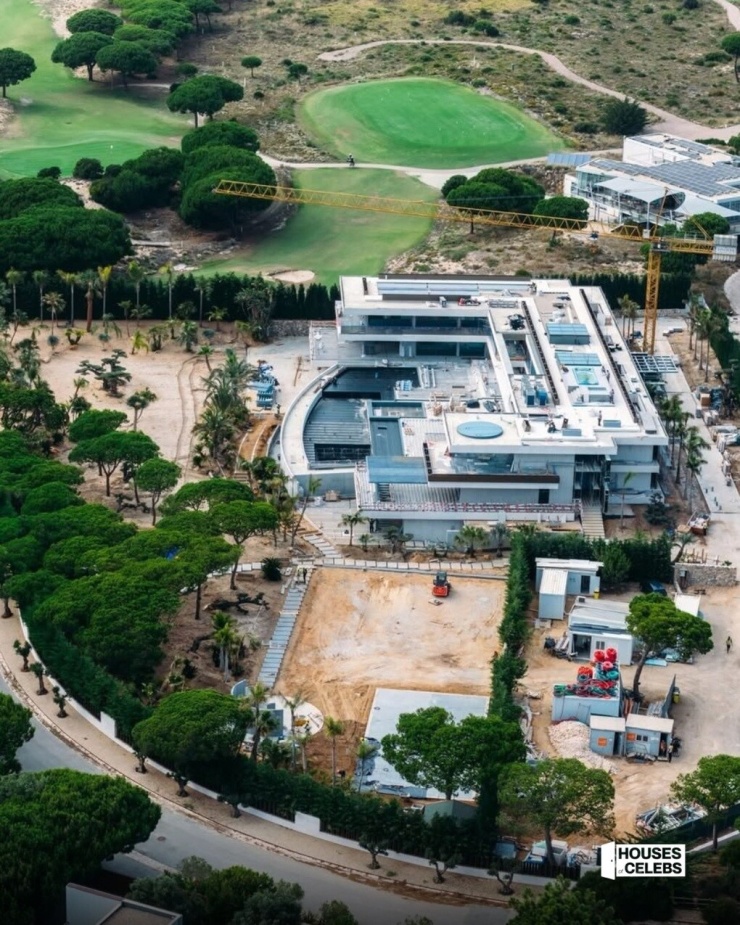 Cristiano Ronaldo đang xây dựng biệt thự sang trọng tại Bồ Đào Nha. Ảnh: House Celebs