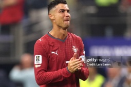 Ronaldo bật khóc sau khi thua Tây Ban Nha: Siêu sao với giấc mơ World Cup dang dở