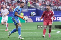 Thủ môn Simon của TBN lập cột mộc lịch sử World Cup, vượt huyền thoại Casillas