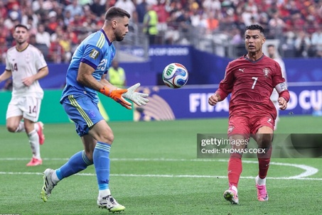 Thủ môn Simon của TBN lập cột mốc lịch sử World Cup, vượt huyền thoại Casillas
