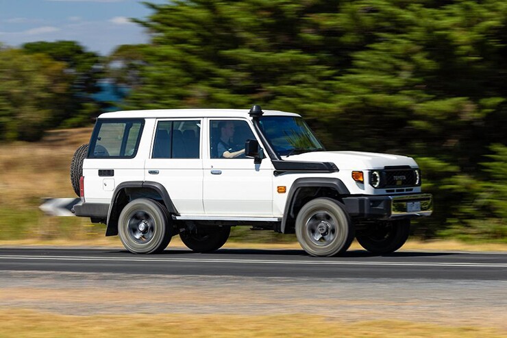 Toyota gỡ lệnh "đóng sổ" Land Cruiser 70 Series, thêm AdBlue để đạt chuẩn khí thải - 4