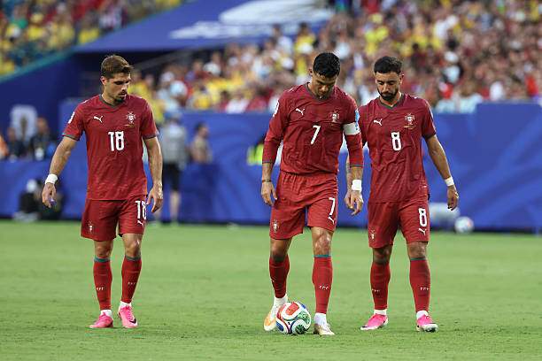 Ai đang có phong độ sút phạt tốt cũng không có cửa tranh với CR7