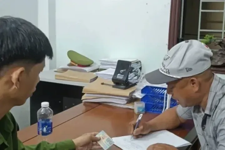 Phạt 7,5 triệu đồng người bán sầu riêng bị du khách tố cân gian ở chợ đêm