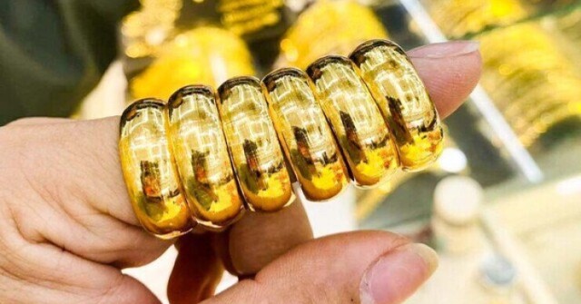 Giá vàng hôm nay 8/7: Tiếp tục lao dốc