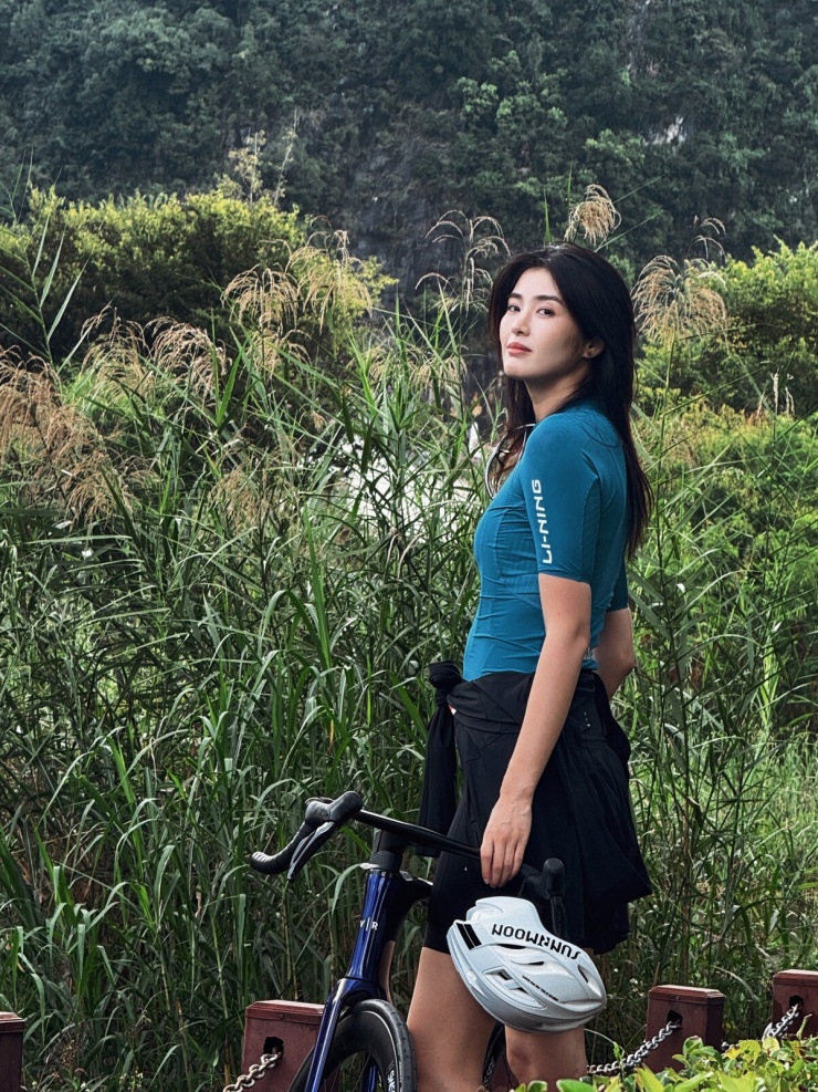 'Thủ môn đẹp nhất Trung Quốc' vào mắt xanh Châu Tinh Trì - 6