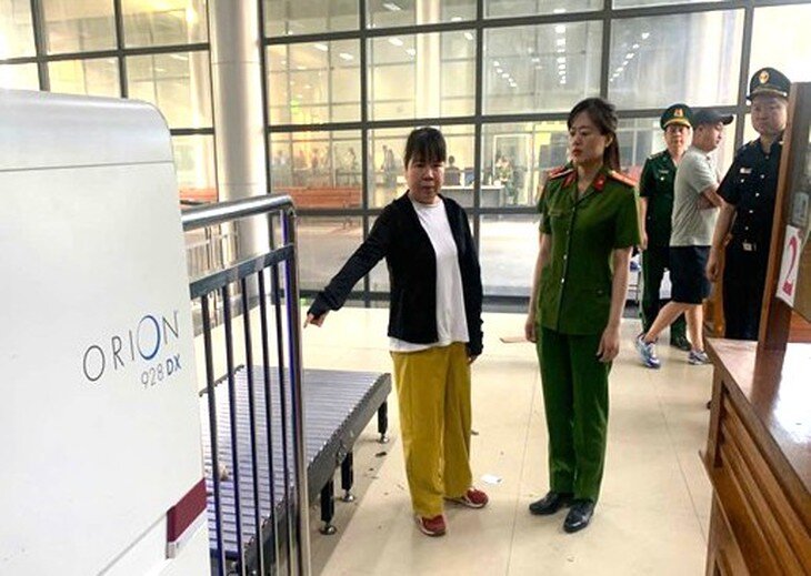 Đối tượng Triệu Mạo Y bị lực lượng chức năng tỉnh Quảng Ninh phát hiện hành vi phạm tội tại cửa khẩu quốc tế Móng Cái. Ảnh: Cơ quan Công an.