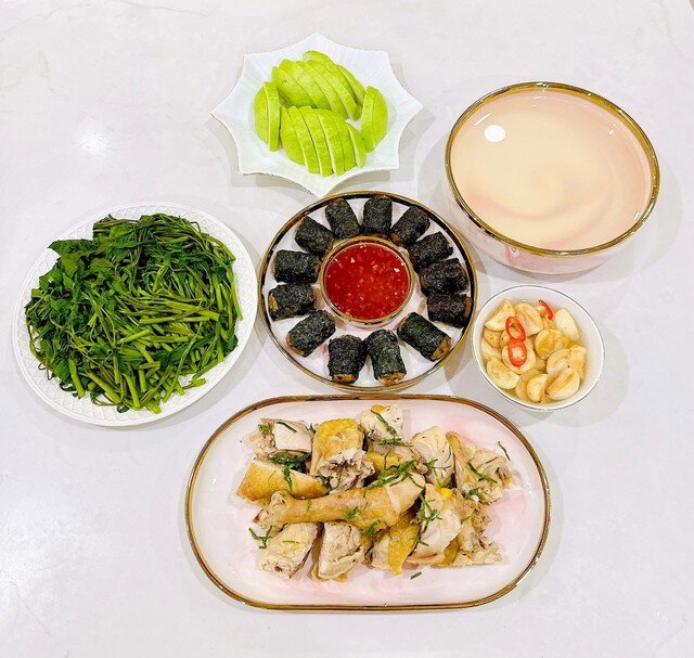 7 mâm cơm gia đình không màu mè, cầu kỳ nhưng biết rõ 'mình đang ăn gì' - 4