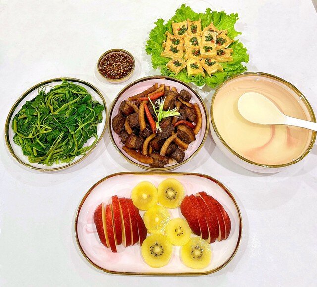 7 mâm cơm gia đình không màu mè, cầu kỳ nhưng biết rõ 'mình đang ăn gì' - 5
